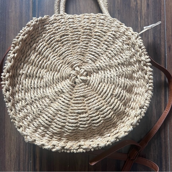 Reitmans Round Woven Straw Crossbody Bag with Brown Strap - Picture 4 of 7